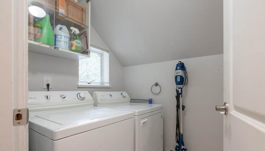 Photo of Jon's room