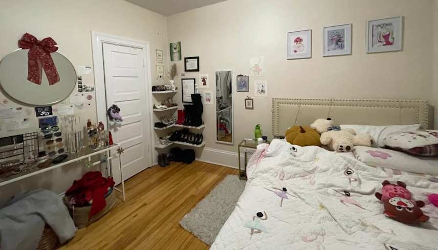 Dina's room