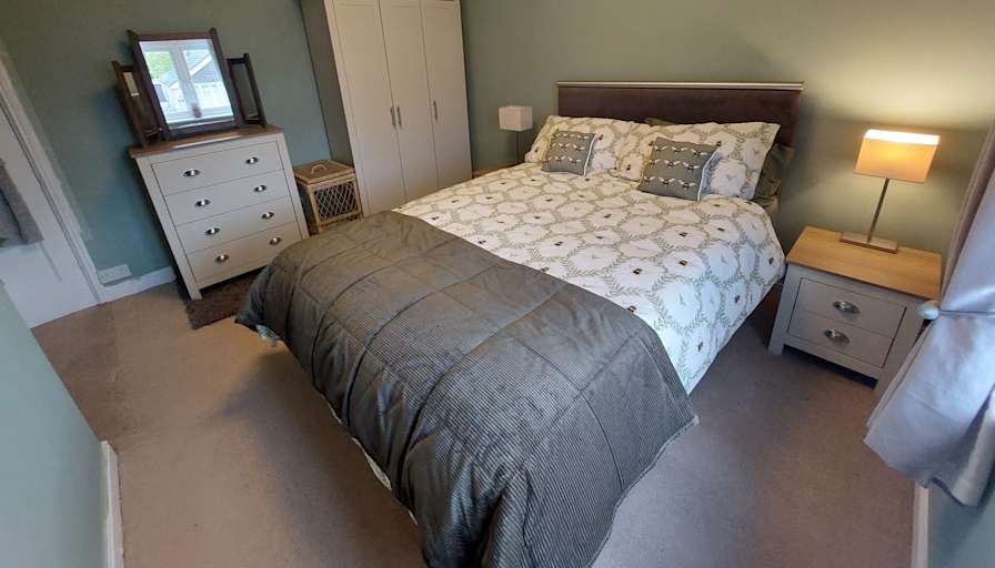 Private room to rent in share house King Street,... Roomies.co.uk
