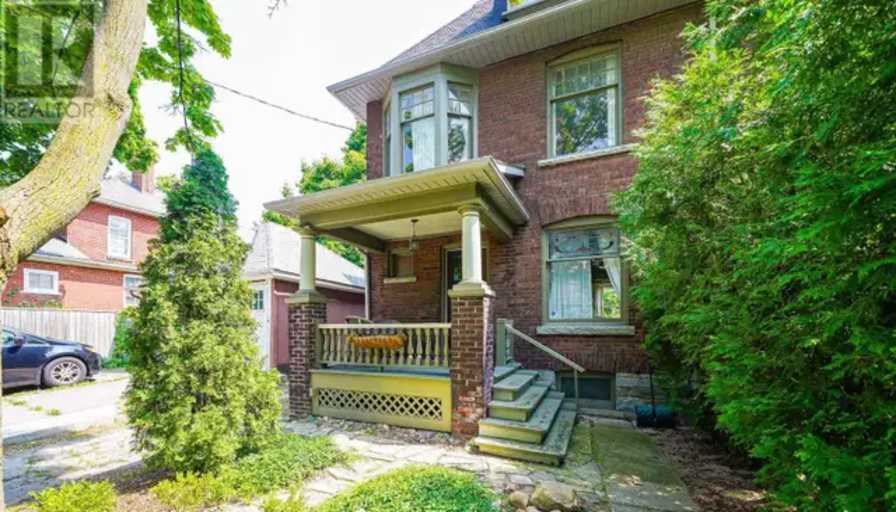 Ariel Benavidez's room