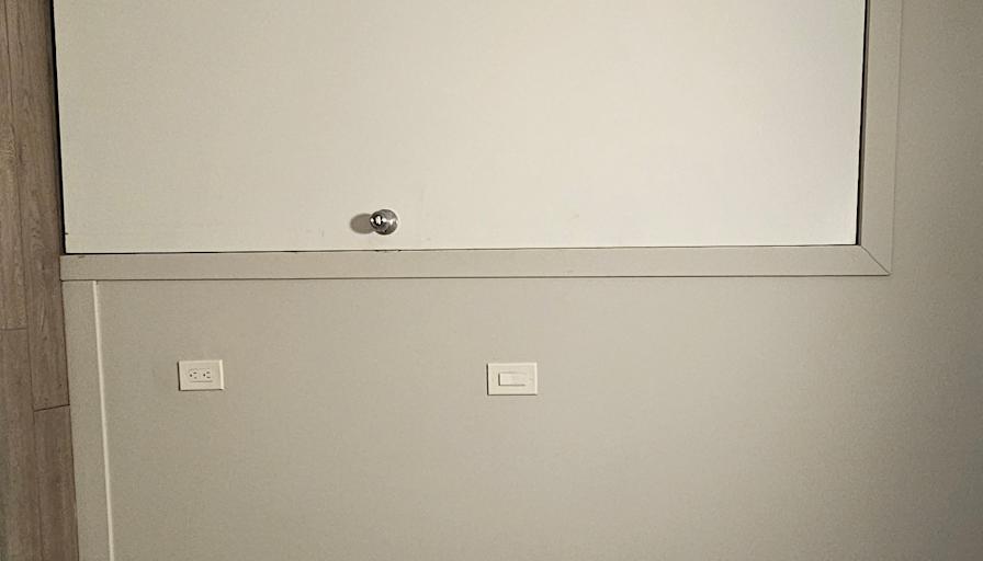 PABLO HERNANDEZ's room