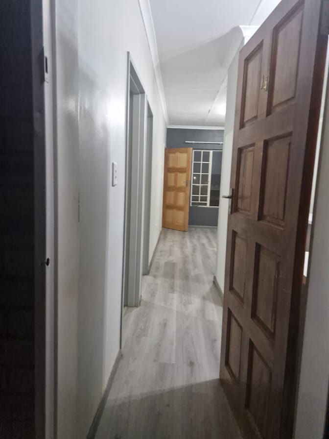 Photo of JJ The Consultant's room