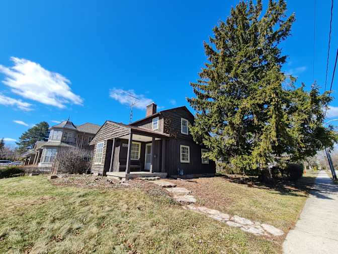 Photo of Salman's room