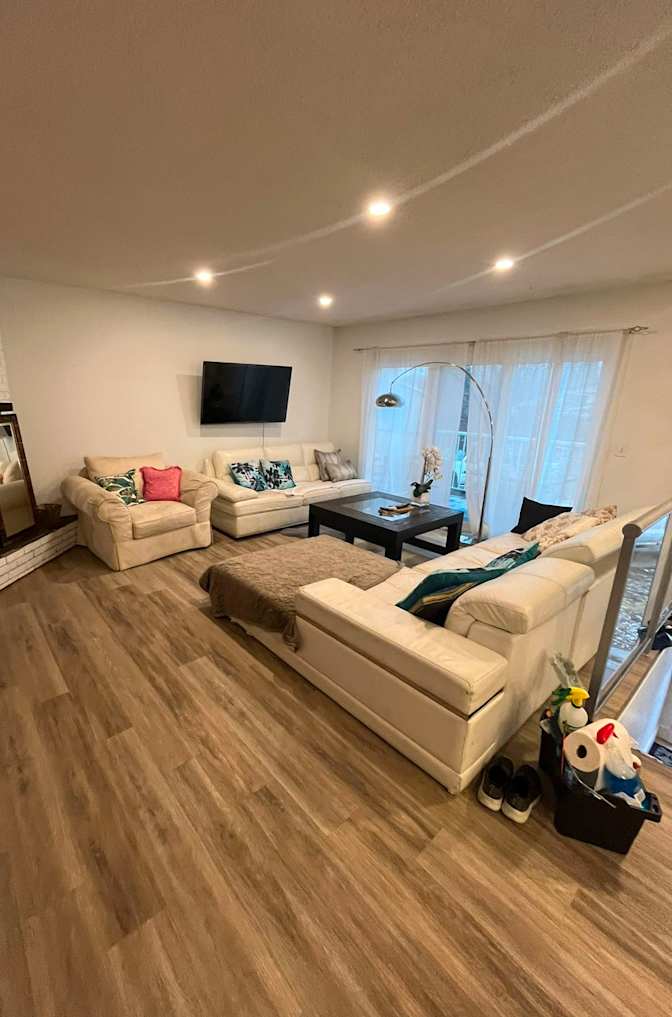 Katy Saunders's room