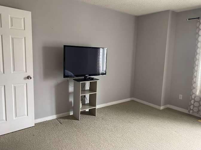 Nirvana Arfaei's room