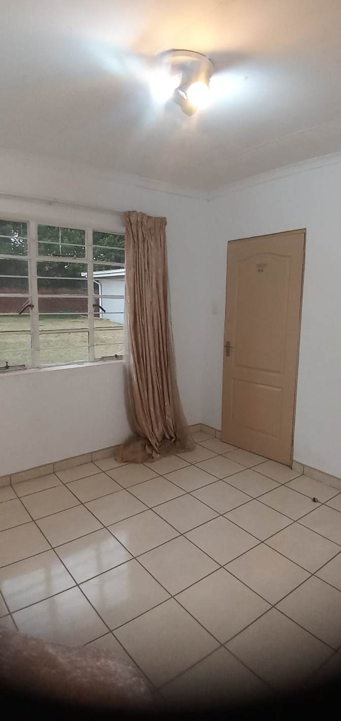 Photo of Gordon's room