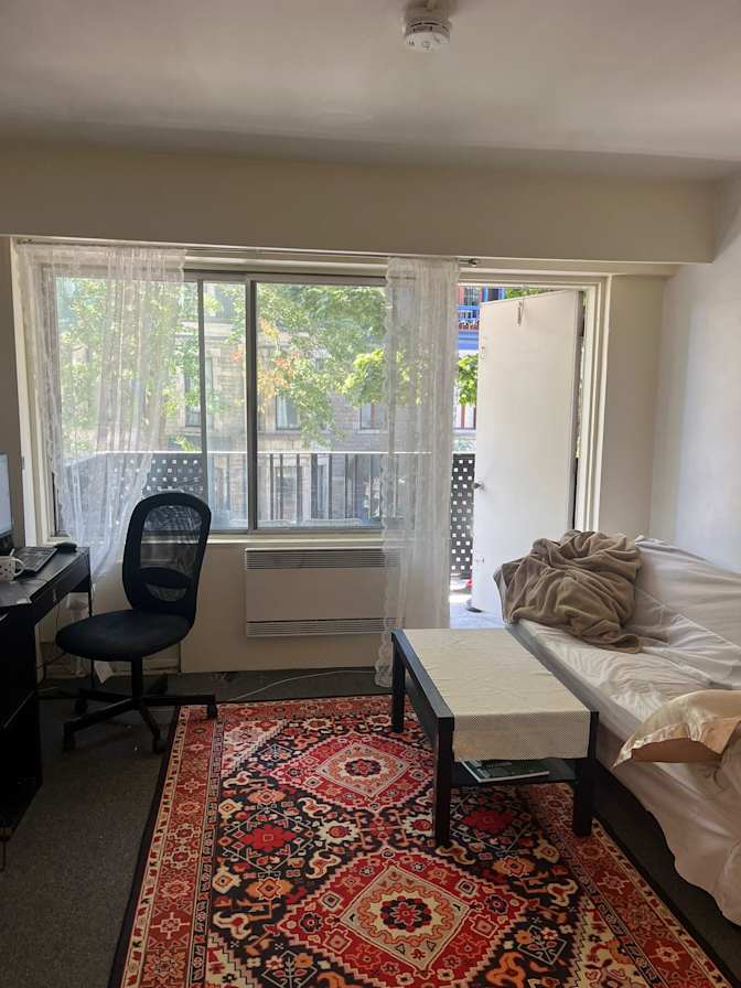 PARASTOO ASADI's room