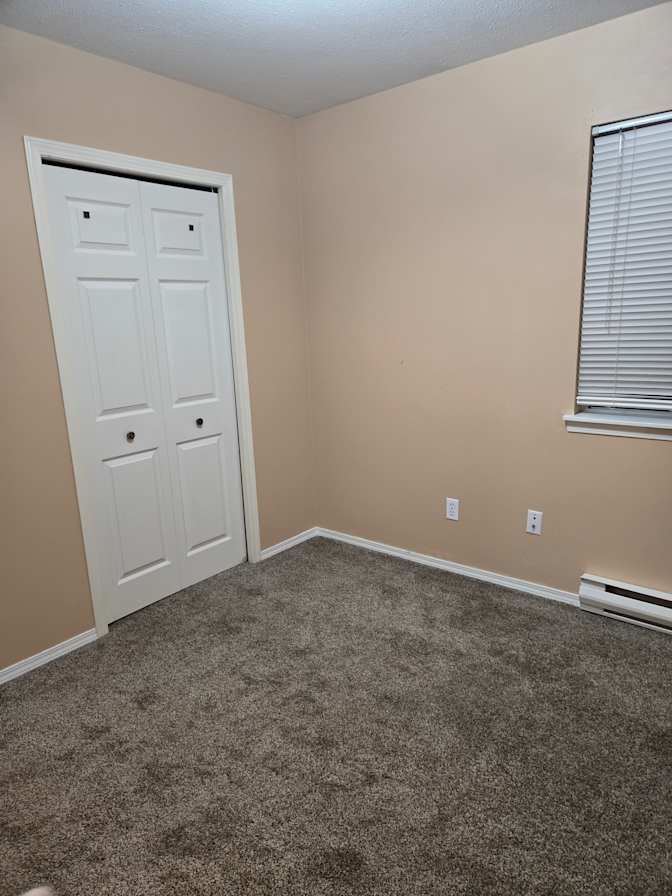 Lareina skolski's room