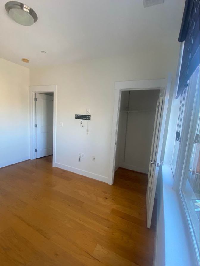 Private room to rent in share house Avenue...