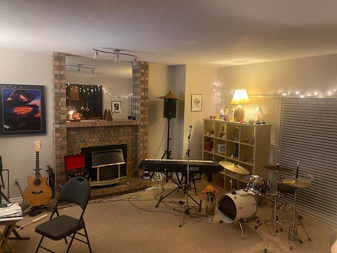 William  Lowe's room