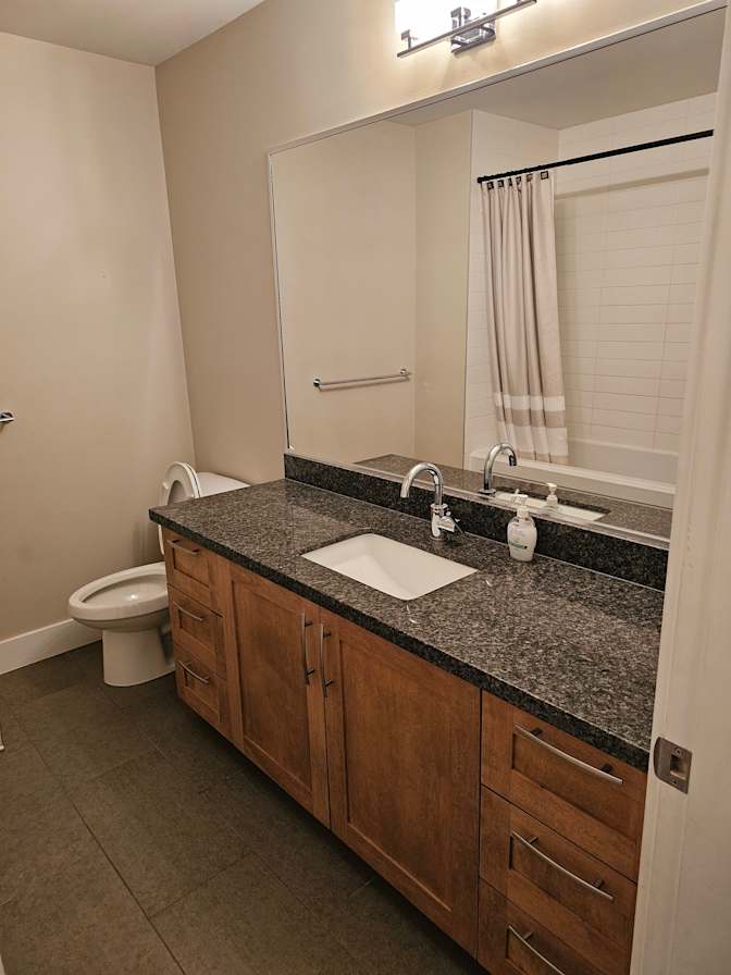 Shirley Hwang's room