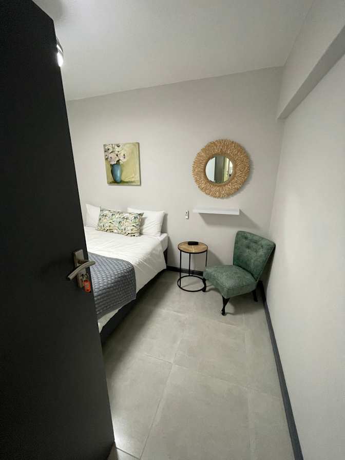 Photo of SAM HYATT's room