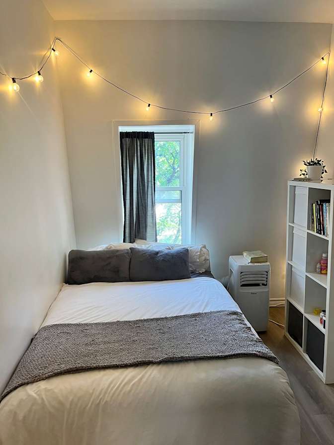 Photo of Diego Navarrete's room