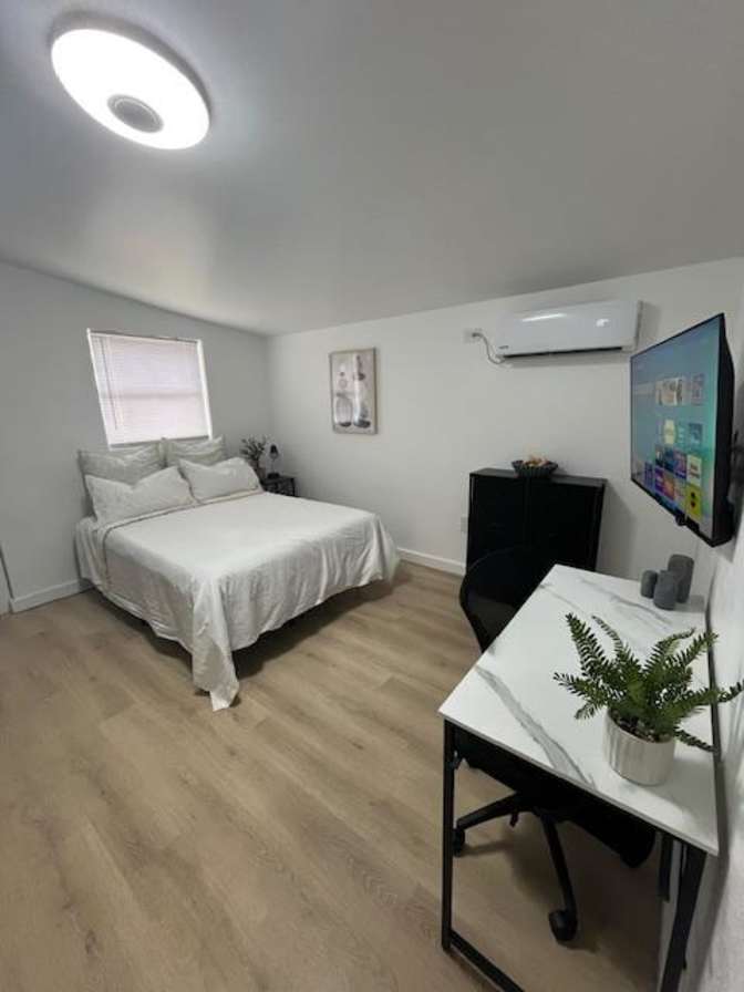 Photo of PadSplit's room