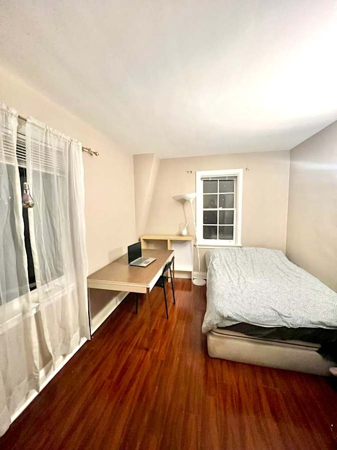 EKC Homestay Toronto's room