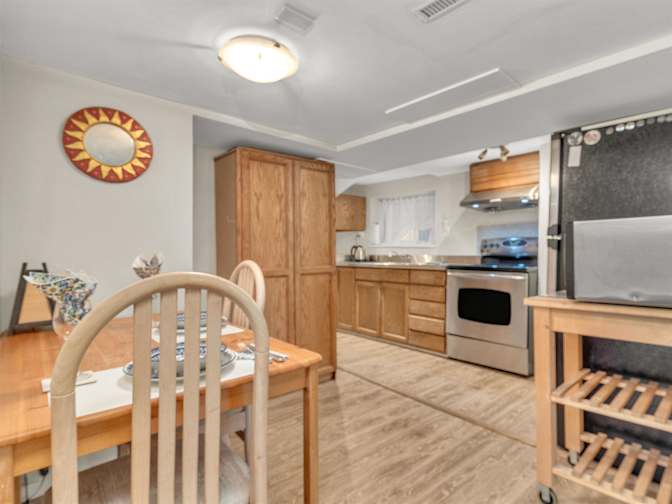 Photo of Tom (Langara Share House)'s room