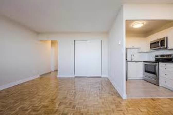 TERENCE PETIGNY JEAN-CHARLES's room