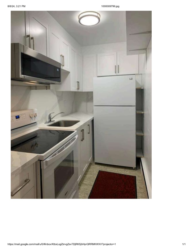 Tess LLarinas's room