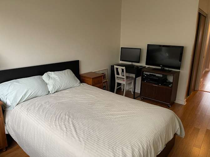 Photo of Mark A Henke's room