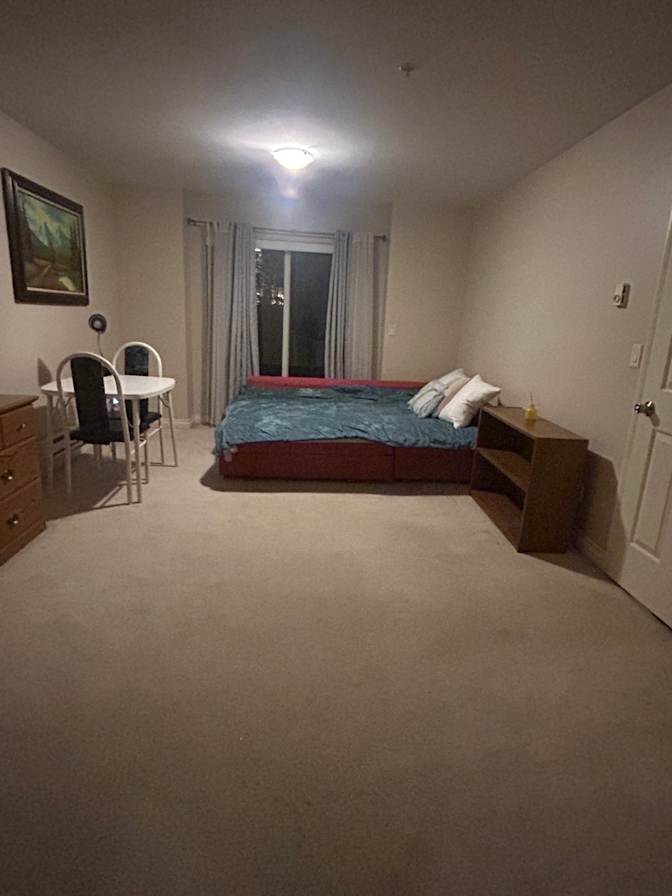 Fluer Muesco Reyes's room