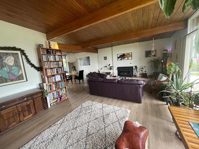 Chris J MacDonald's room