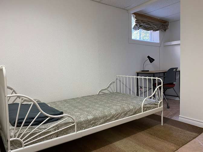 Cozy Cristine's Shared Condo's room