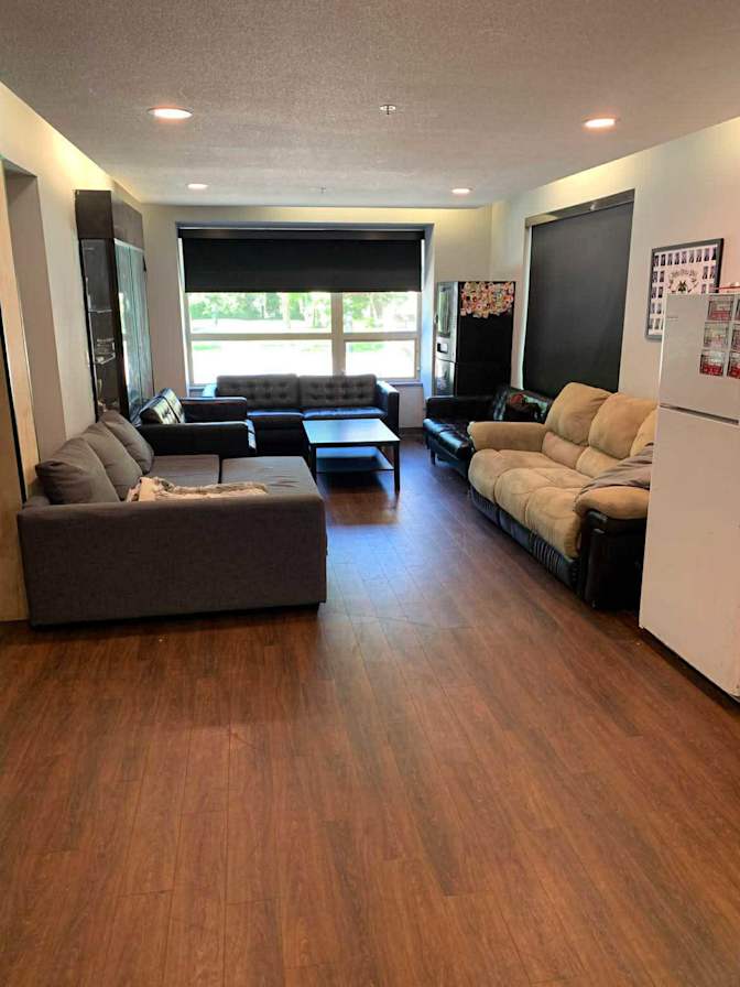 Garrett  Surgoine's room