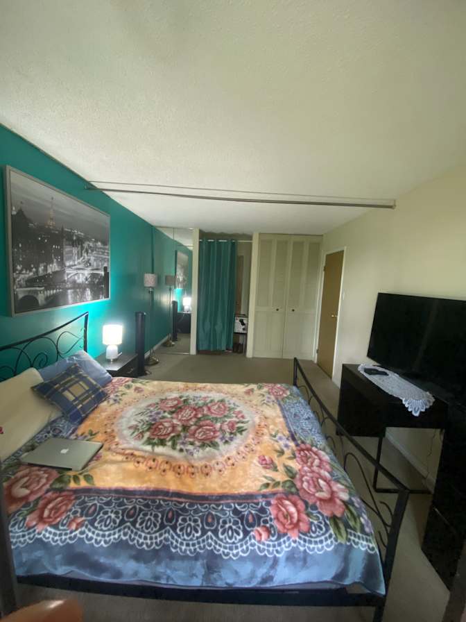 Photo of Moe's room