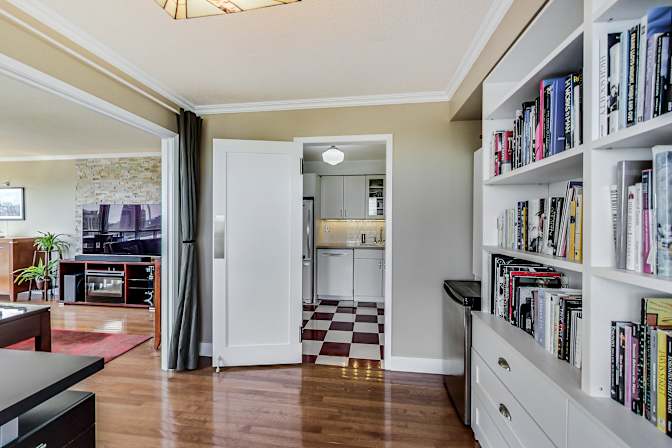 Mariana Schuetze's room