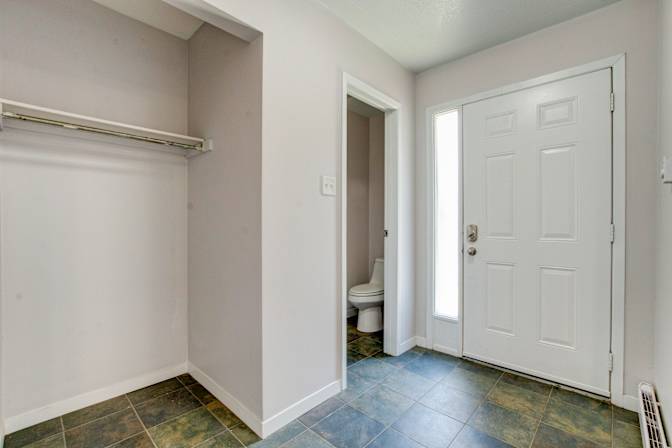 Photo of Peter Piniotes's room