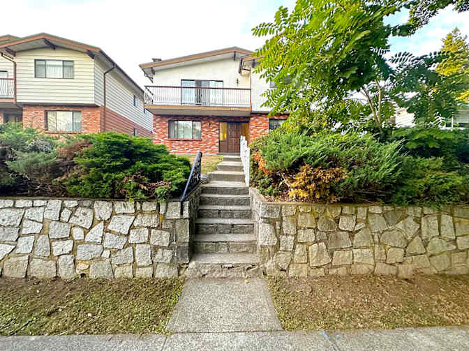 Photo of Shahram's room