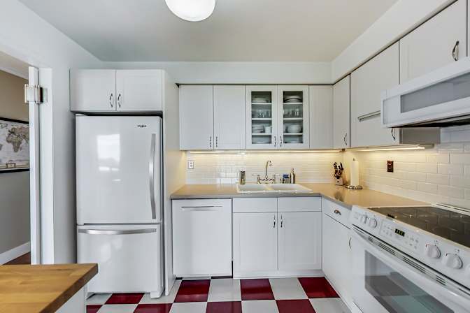 Mariana Schuetze's room