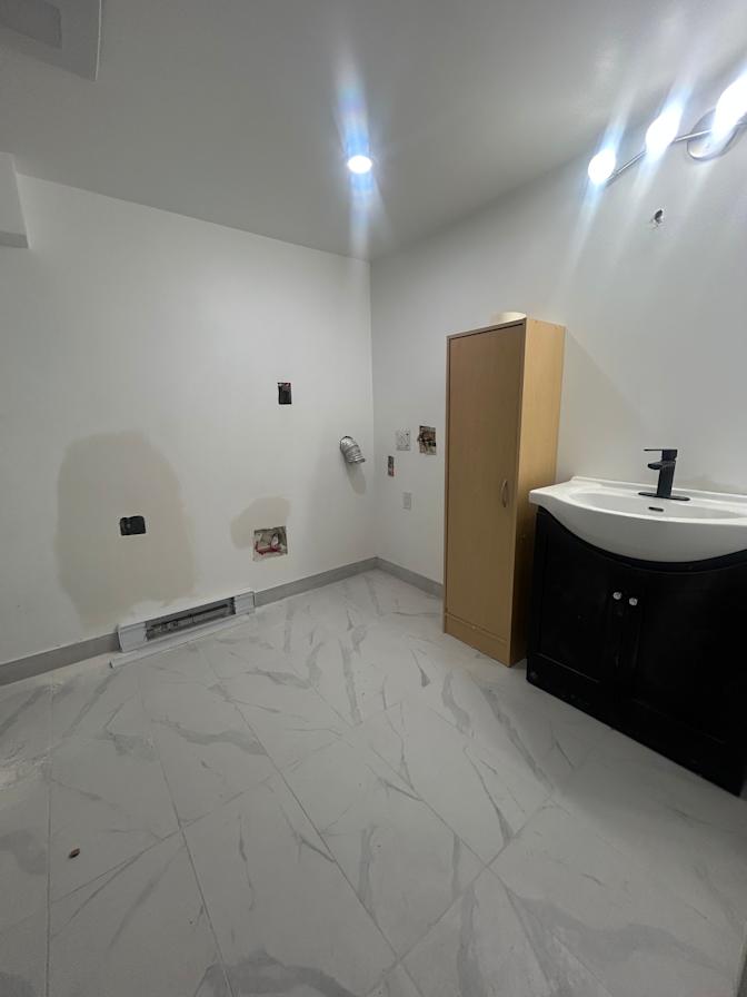 Ben Bertrand Sangano U's room