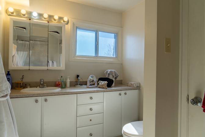 Laurel Duguay's room