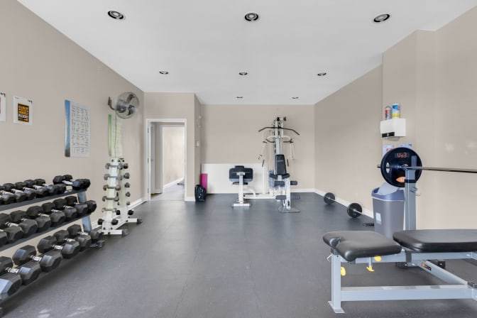 Fluer Muesco Reyes's room