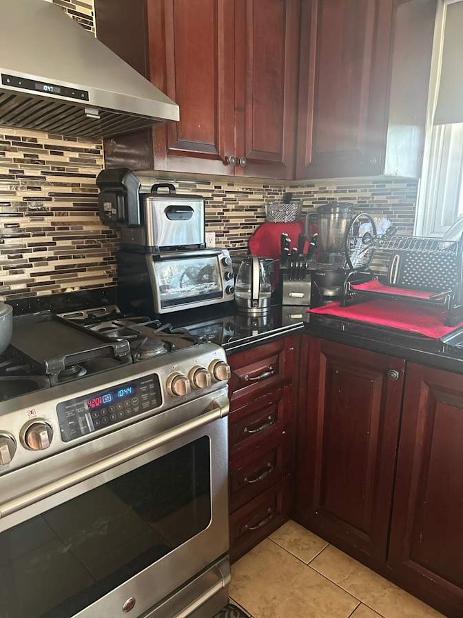 Jo and Andrea.'s room