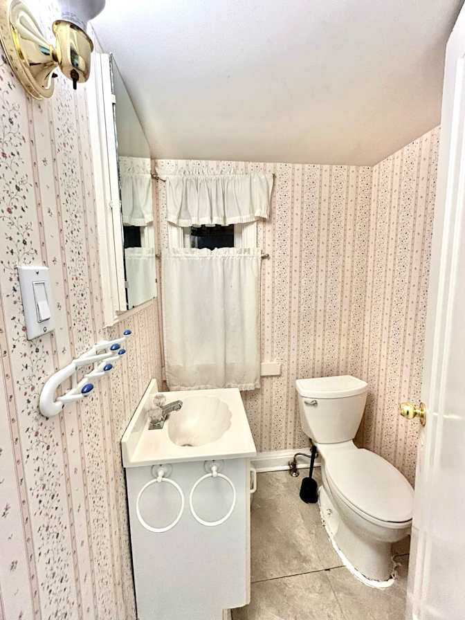 EKC Homestay Toronto's room