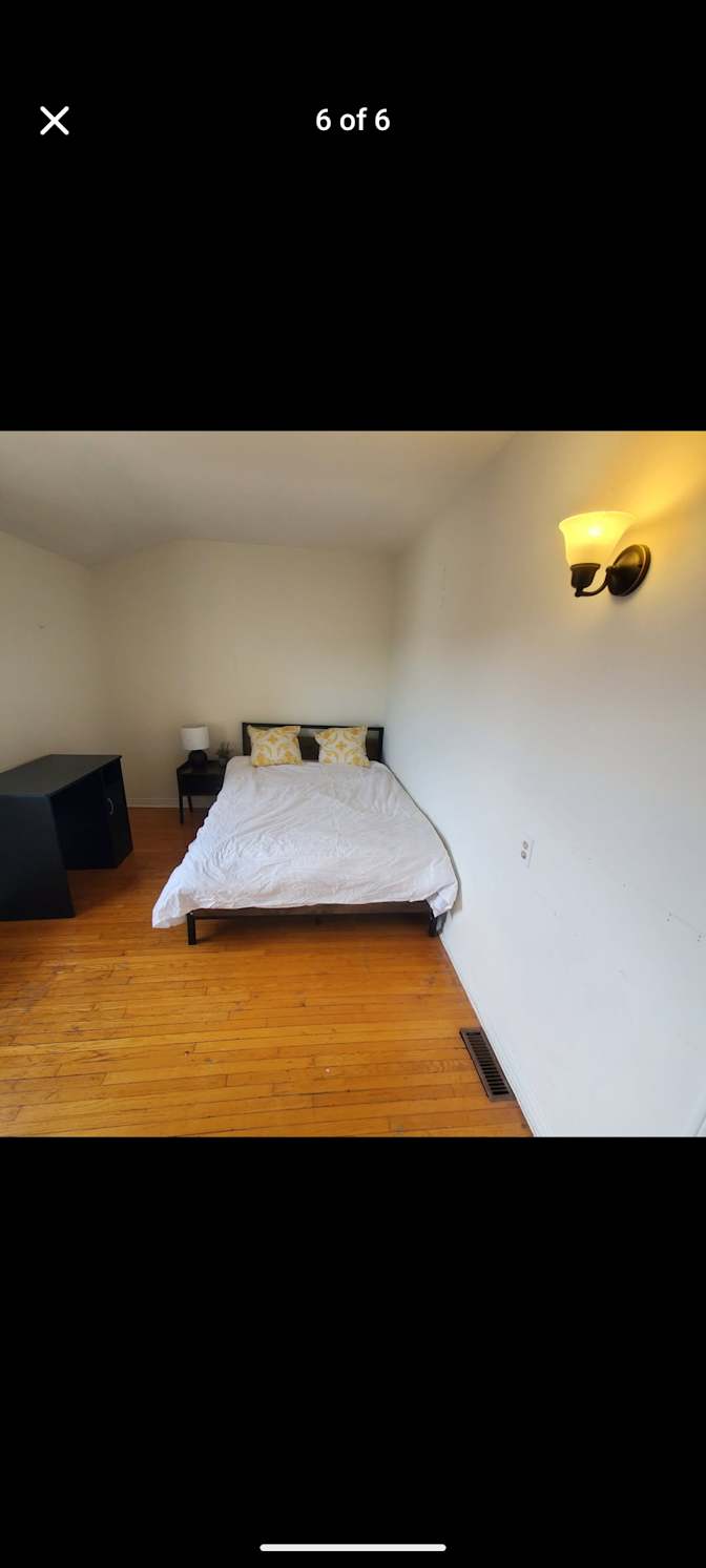 Alejandro Fernandez's room