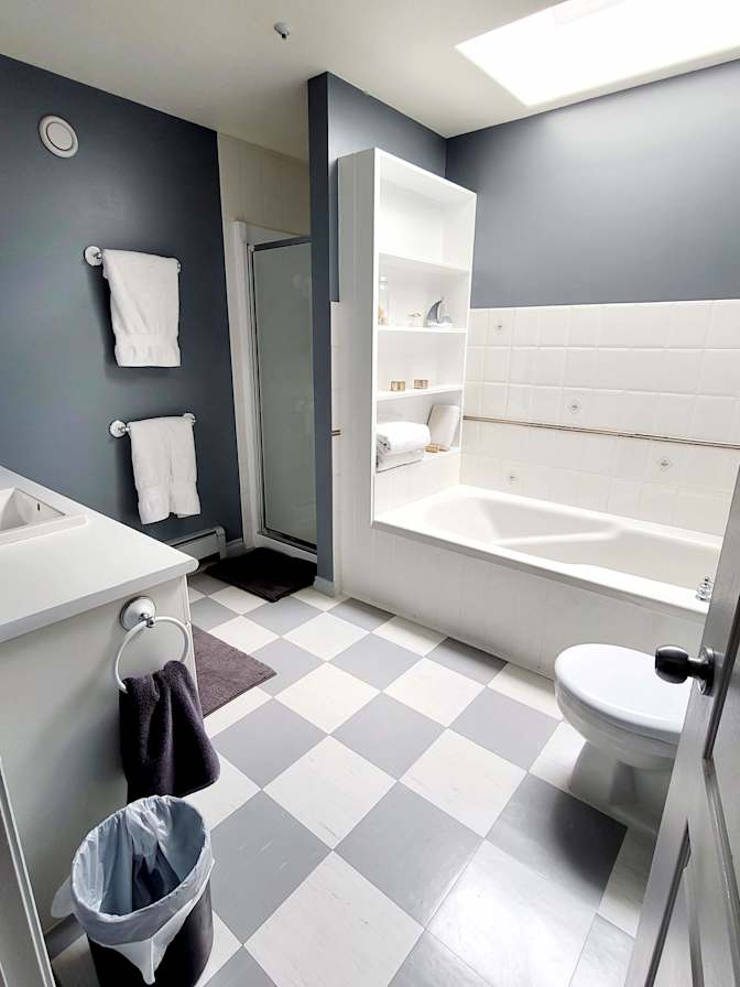 Sherry KALLERGIS's room