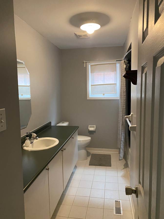 Nirvana Arfaei's room