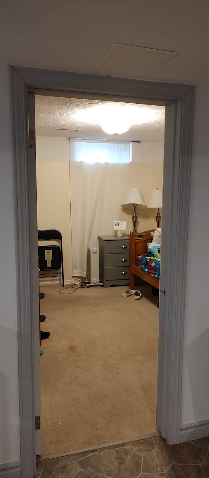 Carlie Summers's room