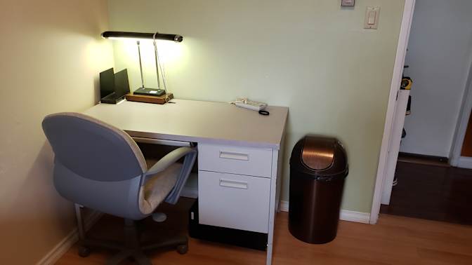 oscar desiderio's room