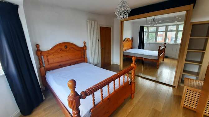Photo of MAUREEN's room