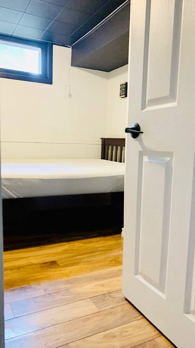 Cozy Cristine's Shared Condo's room