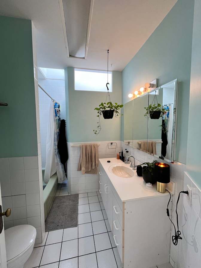 Vanessa Lakhdar's room