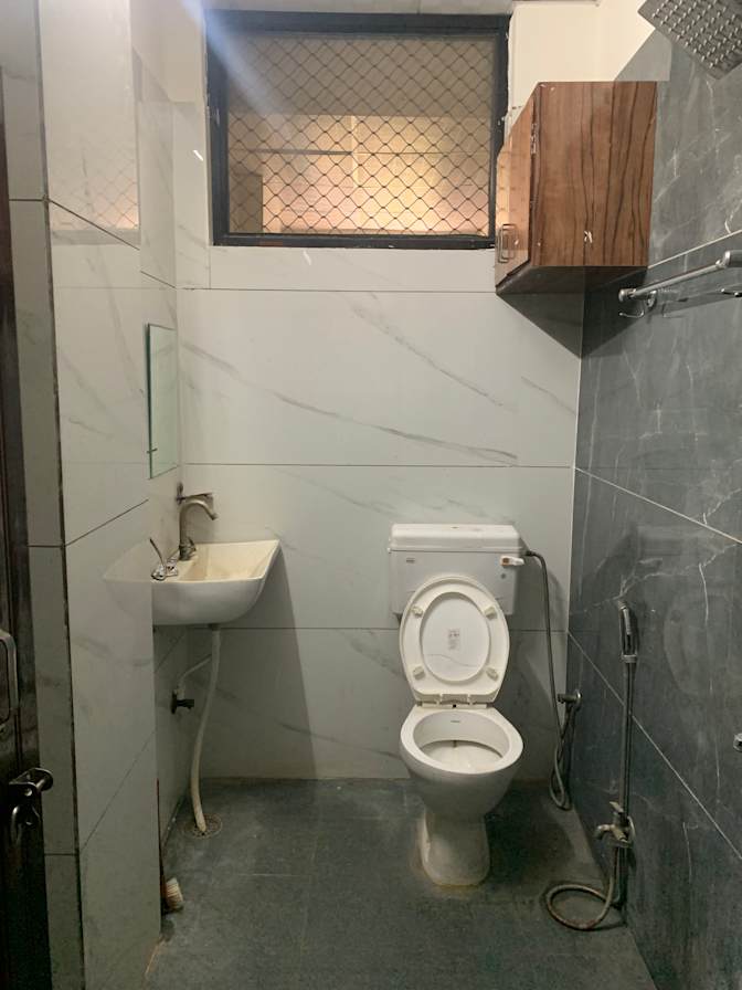 Photo of Chakrawarti's room