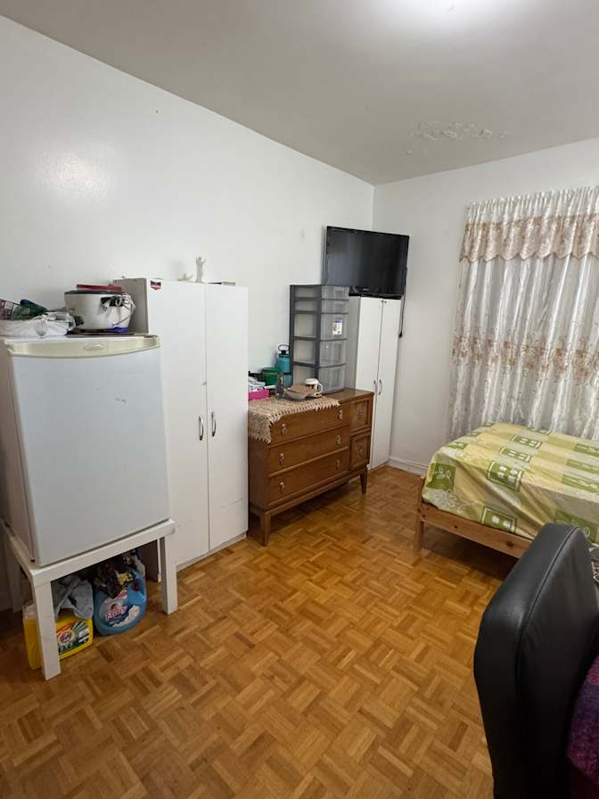 Rema Tungpalan-Piano's room