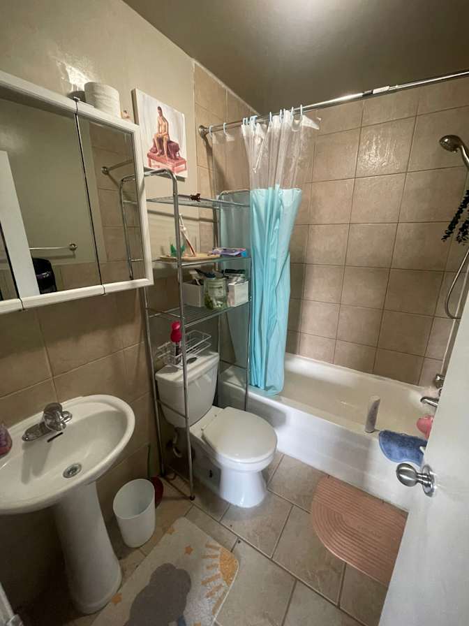 ROSIANNE BERTHELOT's room