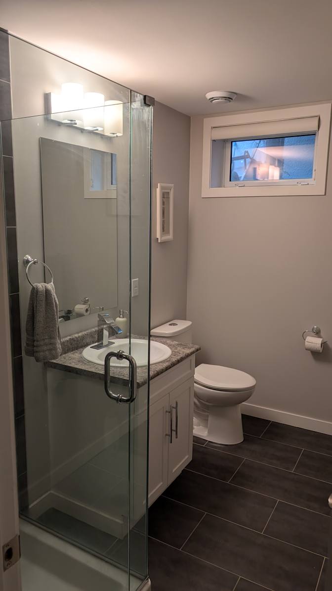 Darin MacFarlane's room