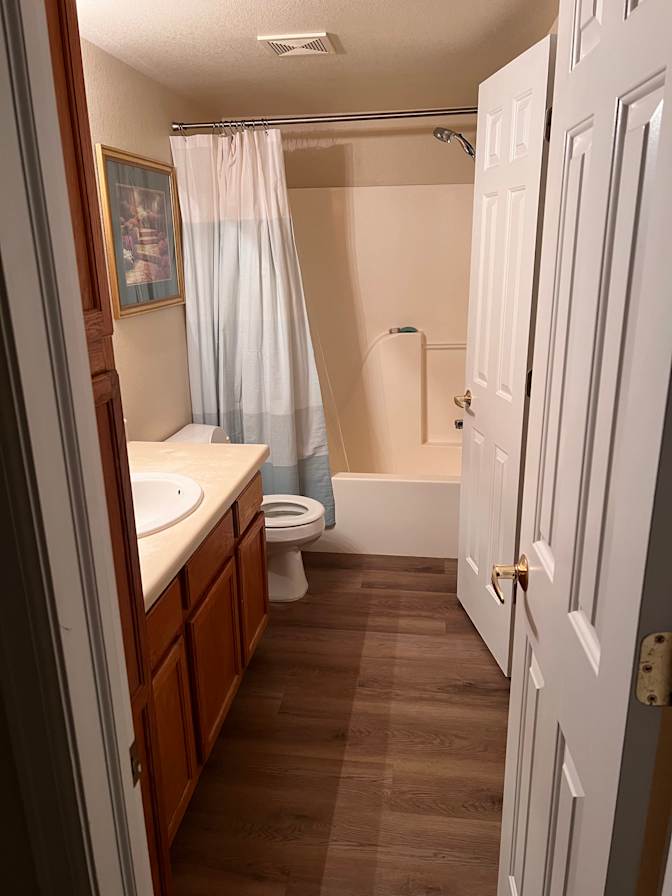 Private room to rent in share house Glenwood Spring...